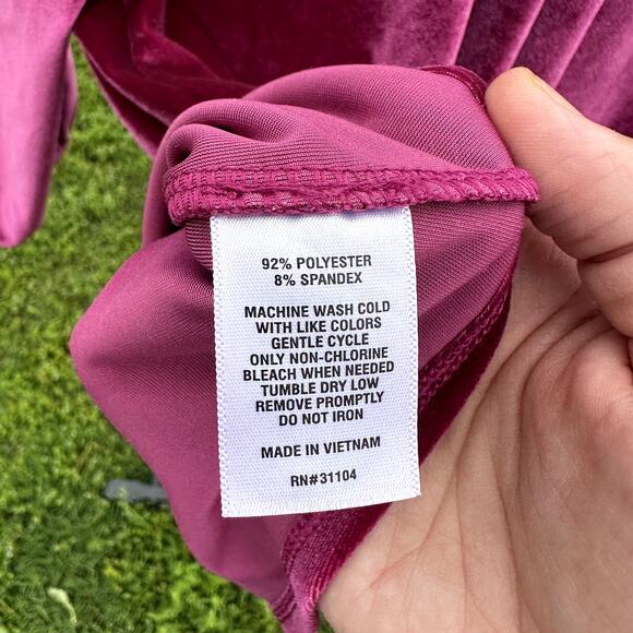 Crown & Ivy Magenta Velvet Blouse Size Small - Picture 4 of 5